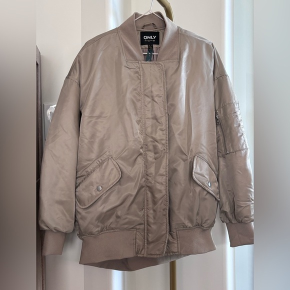 ONLY Beige Bomber Jacket NWT - Picture 4 of 6